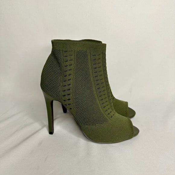 G By Guess Stretch Peep Toe Stiletto - Picture 1 of 7